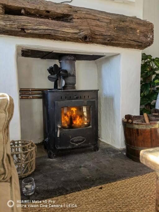 Brynglas Cottage With Hot Tub, Anglesey. Llanfachraeth Exterior foto